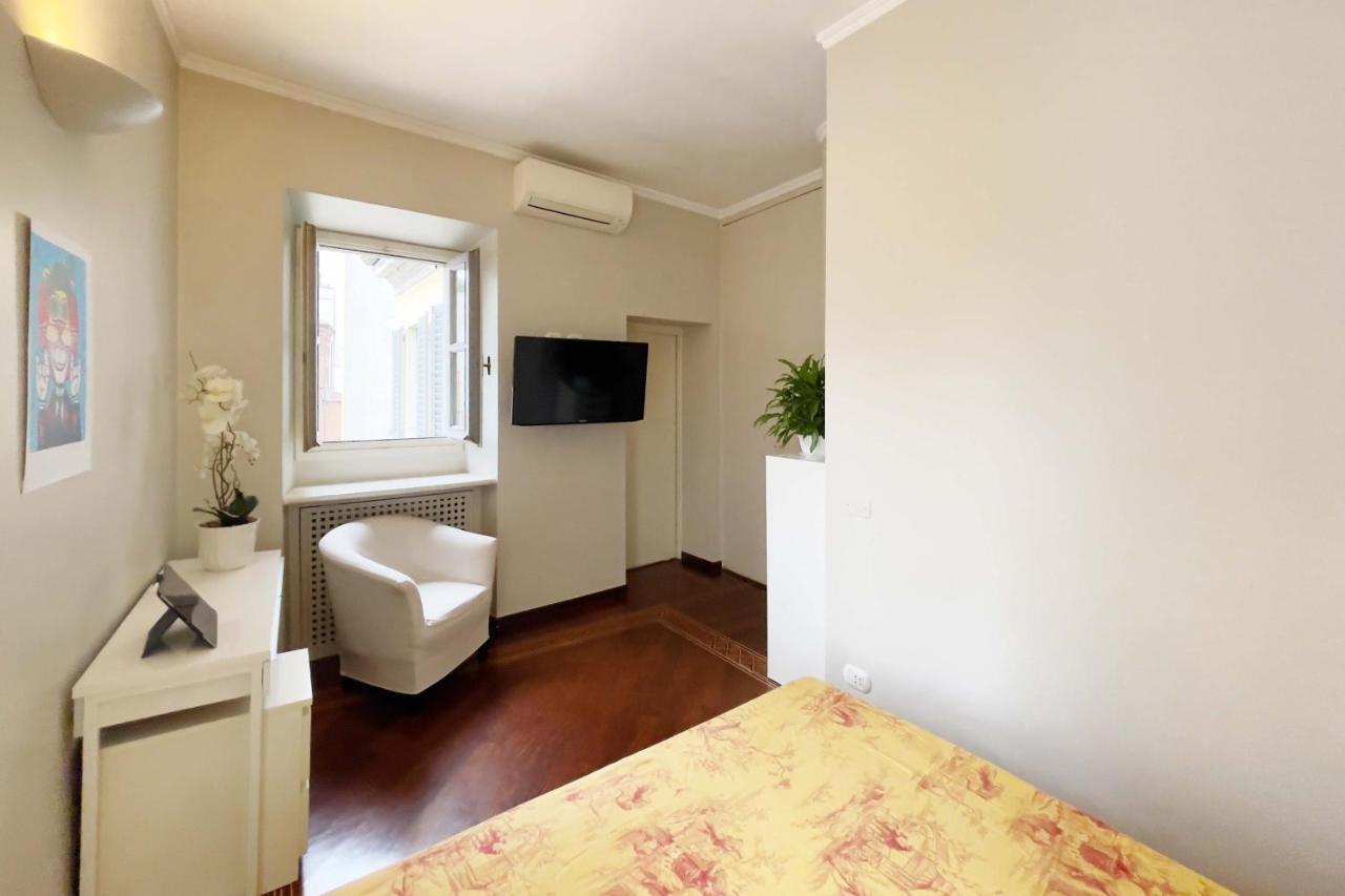 Chic 1Bdr With Shared Terrace Steps From Duomo By Rentopolis มิลาน ภายนอก รูปภาพ