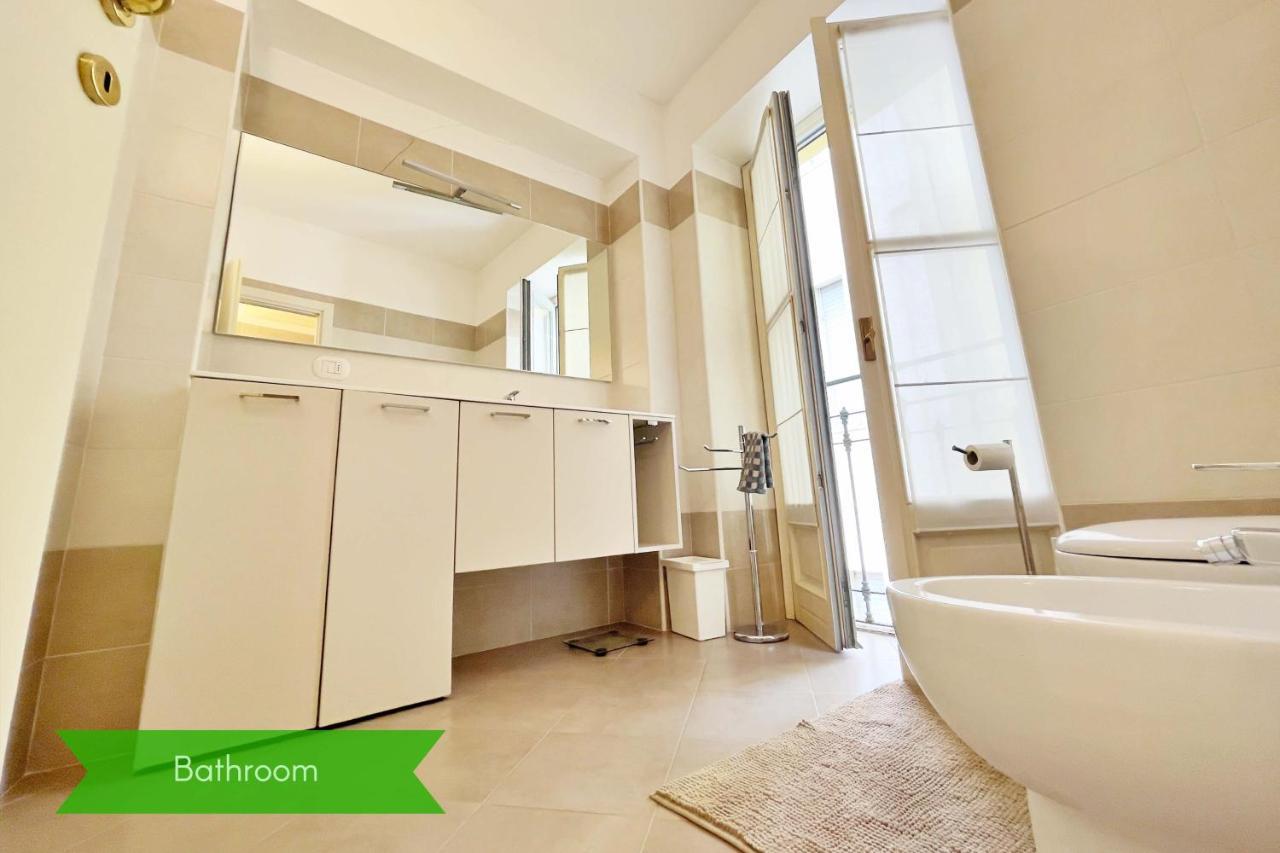 Chic 1Bdr With Shared Terrace Steps From Duomo By Rentopolis มิลาน ภายนอก รูปภาพ
