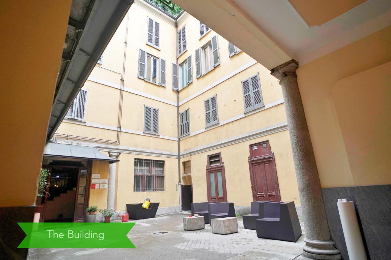 Chic 1Bdr With Shared Terrace Steps From Duomo By Rentopolis มิลาน ภายนอก รูปภาพ